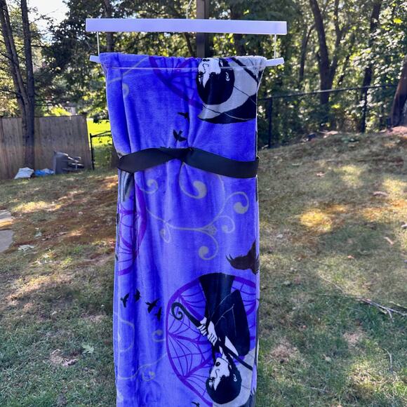 Netflix Wednesday Addams Throw Blanket 60 in. x 70 in. Purple Umbrella NWT - Picture 12 of 12